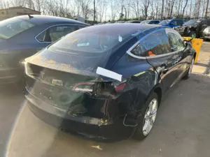 Tesla Model 3 Long Range RWD
