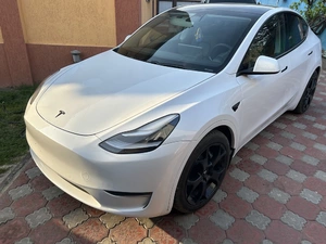 Tesla Model Y 2021 7 місць