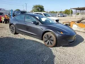 TESLA MODEL 3 2025